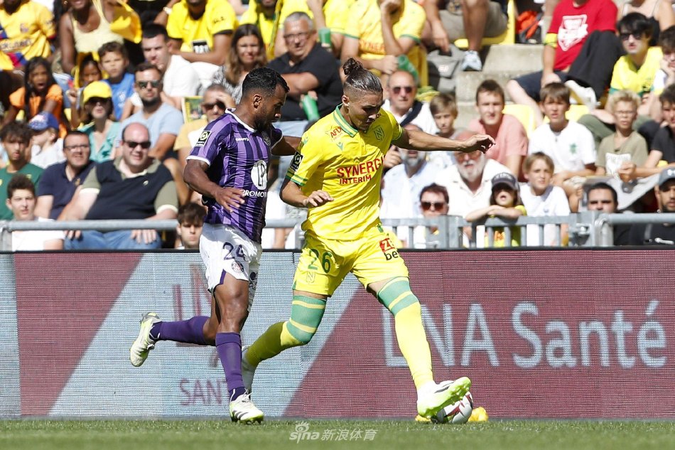 这位年轻的 这位年轻的