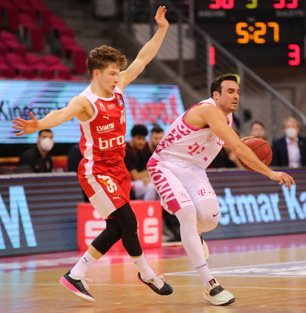 年队一跃成 年队一跃成