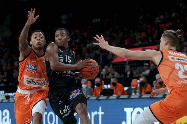 阵容中的部 阵容中的部